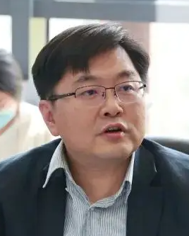 Yi Hu