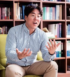 Han-Bo-Ram Lee