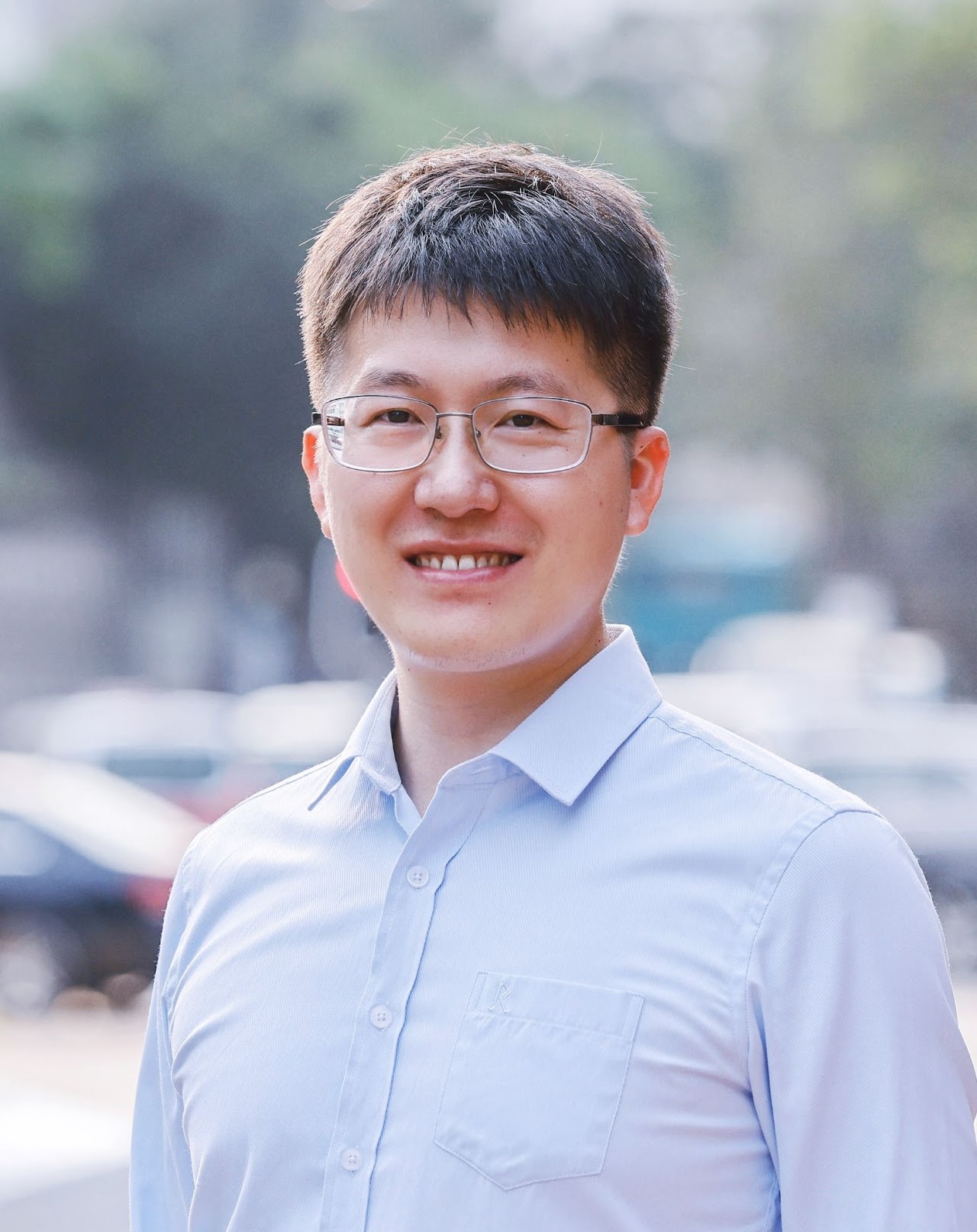 Hailong Huang