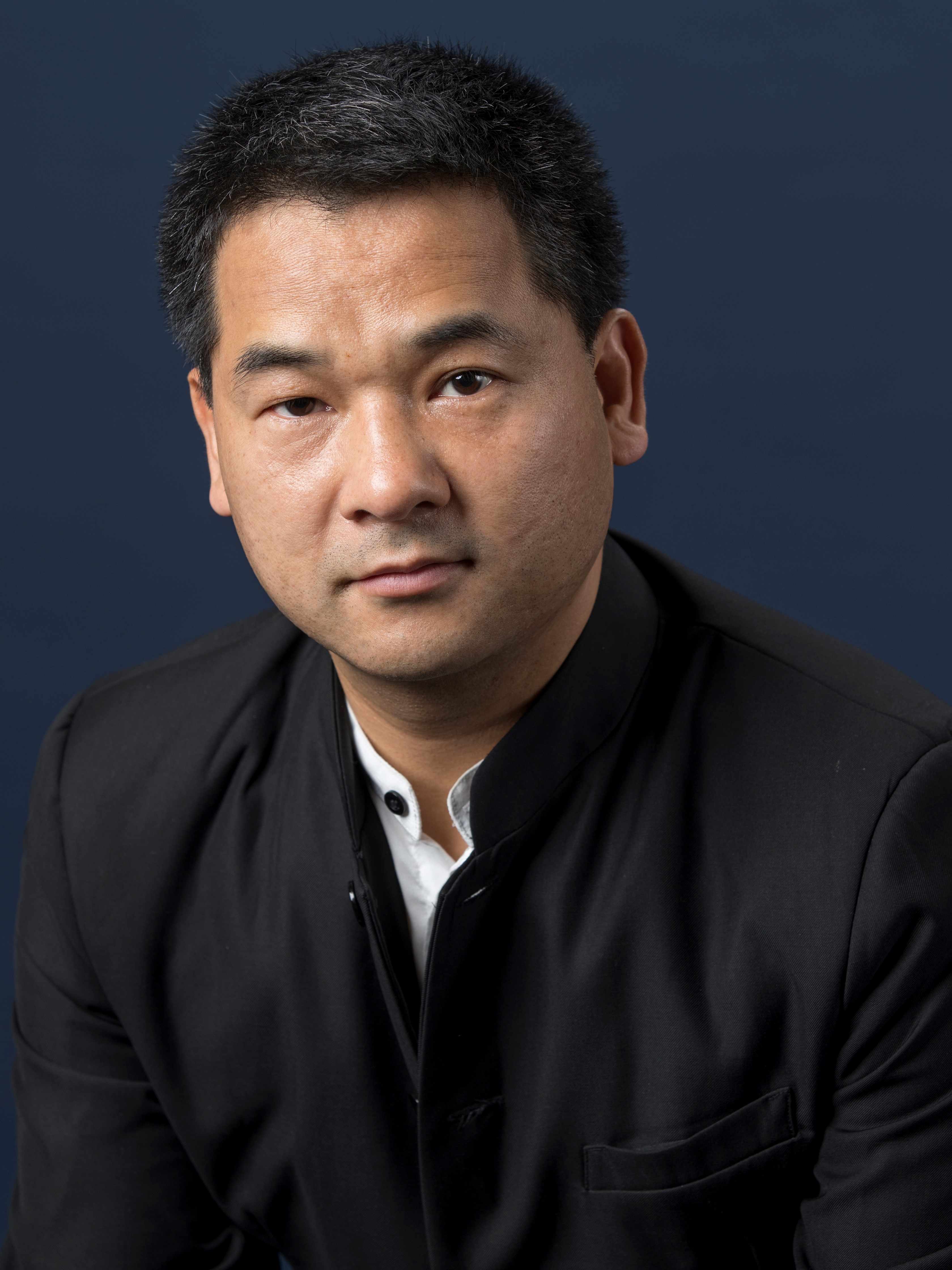 Xinwen Hou