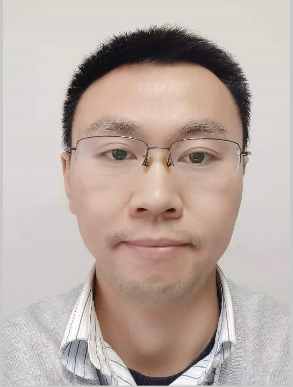 Chenggang Hu
