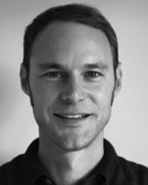 Daniel J Bowen