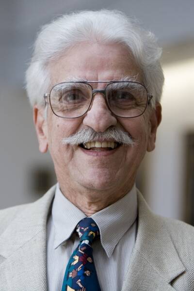 Arlan L Rosenbloom