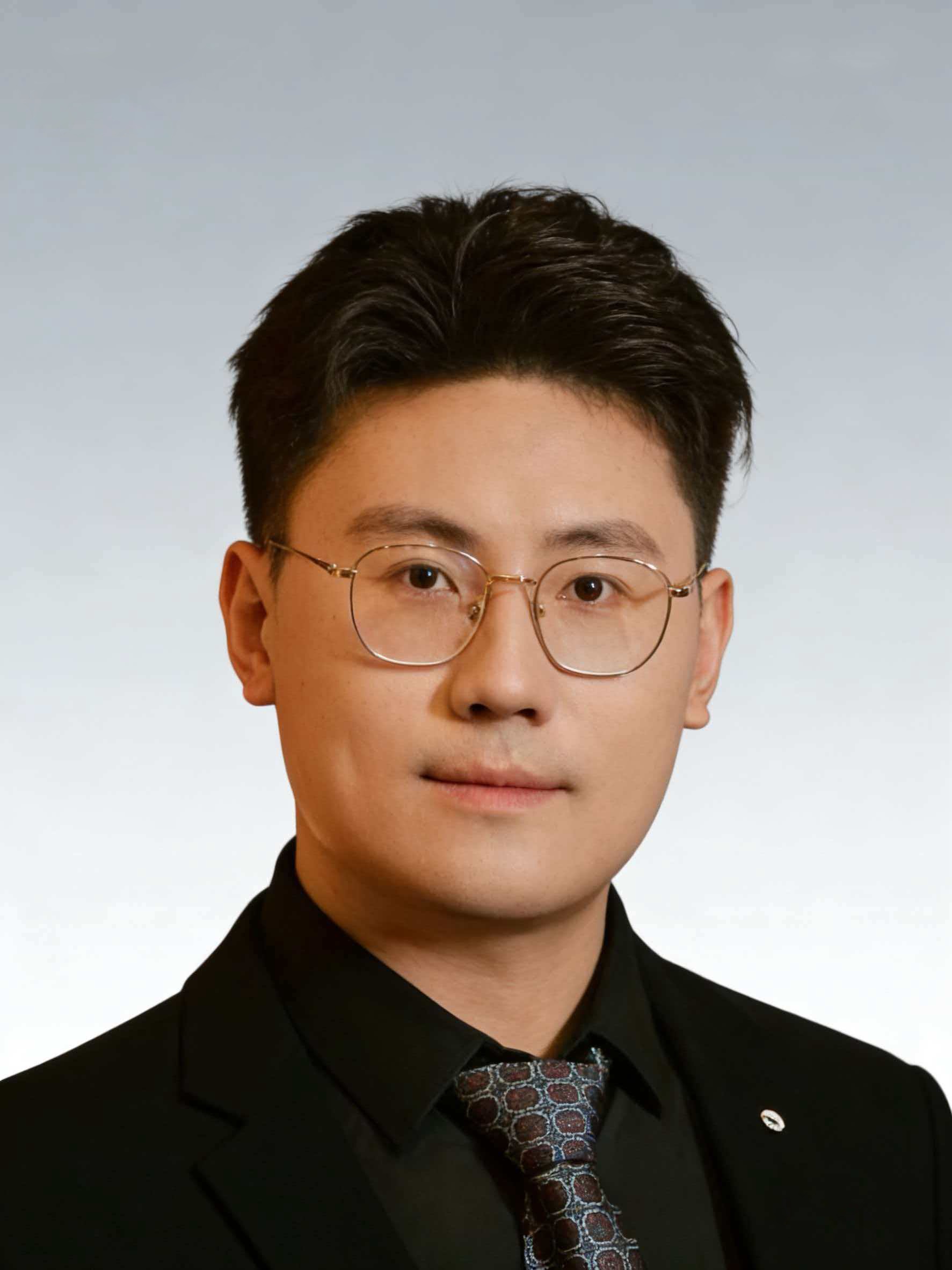 Yonggang Zhang
