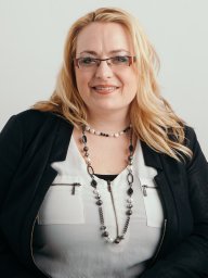 Andrea Peer