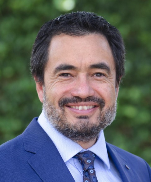 Read De Alaniz