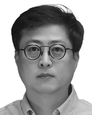 Chul Hee Lee