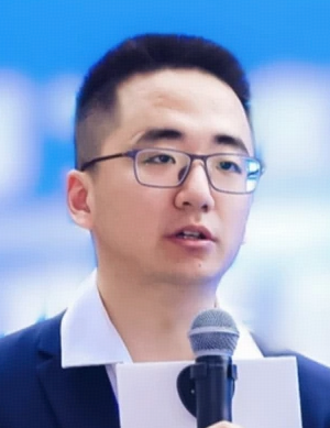 Yujun Huang