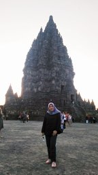 Etika Khairina