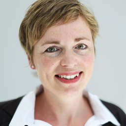 Eva Blozik