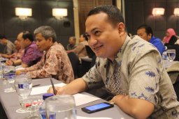 Robert Kurniawan