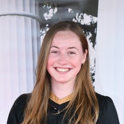 Laura Earnden