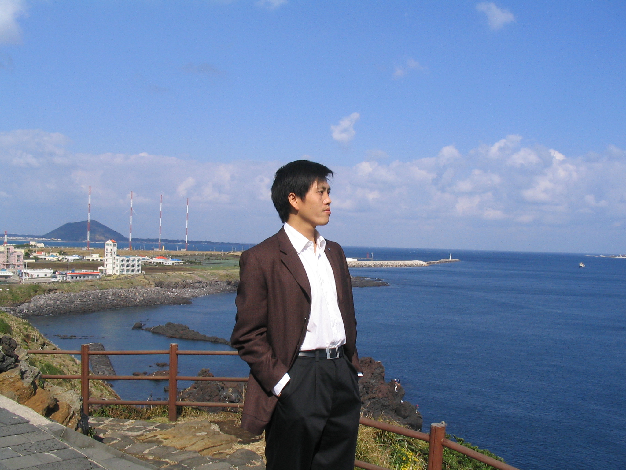 Shunzhou Yu