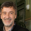 Luis M Floria
