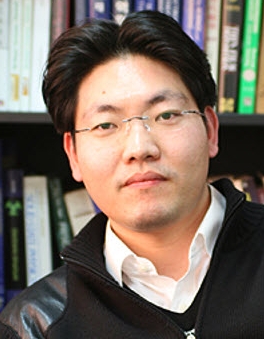 Kisuk Kang
