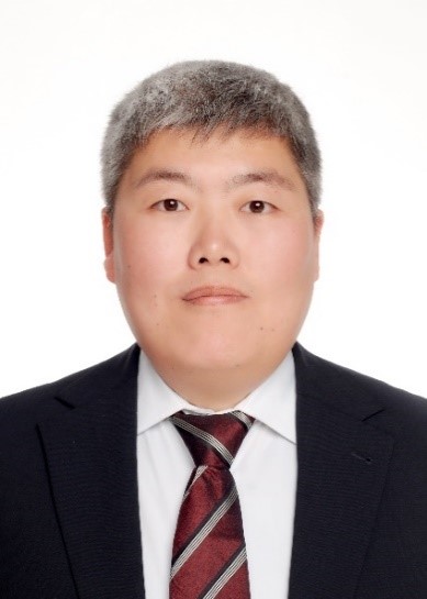 Yishi Su