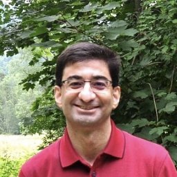 Davood Moghadas