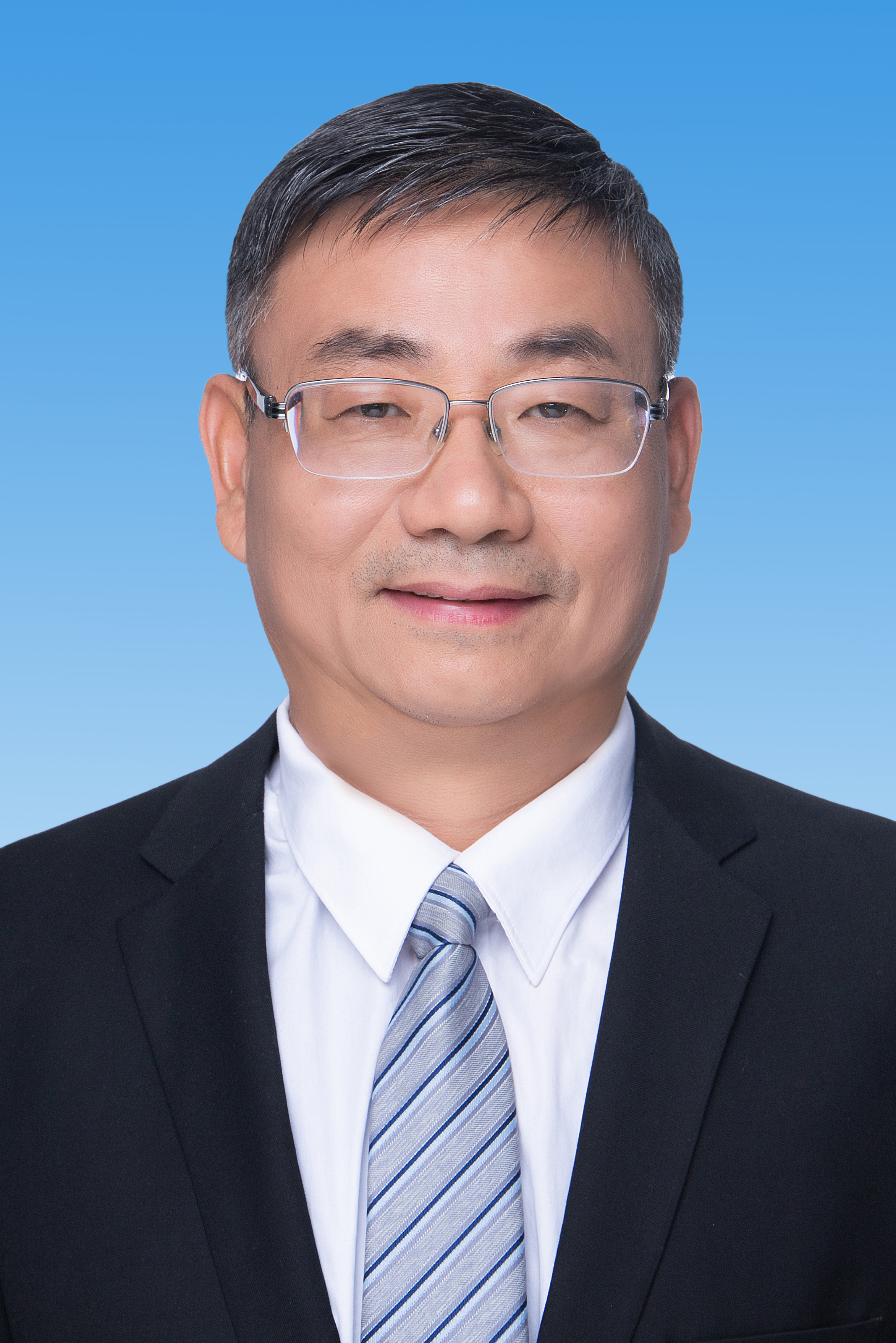 Qinfu Liu
