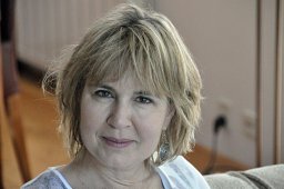 Esther J van Zuuren