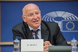Roberto Defez