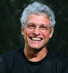 Armando De Oliveira Schubach