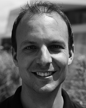 Simon Pezold