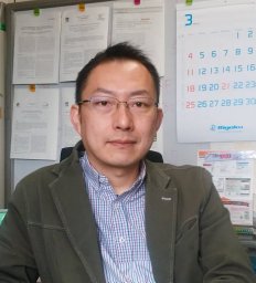 Shinya Takaishi