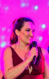 Carla Skilhan De Almeida