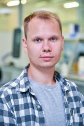 Andrey D Manakhov