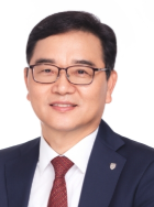 Yongchan Kim