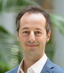 Ali C Akyildiz