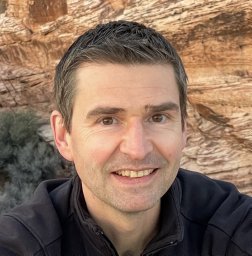 Matthijs R. Wildenbeest