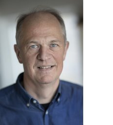 Henning T. Schmidt