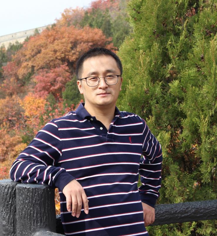 Xuefeng Shi
