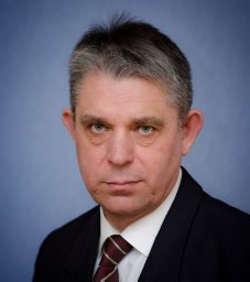 Jozef J Comor