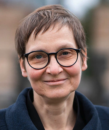 Eva Pils