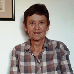 Éva Hideg
