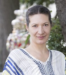 Elizabeth M Nielson