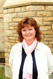 Lorraine F Holtslander
