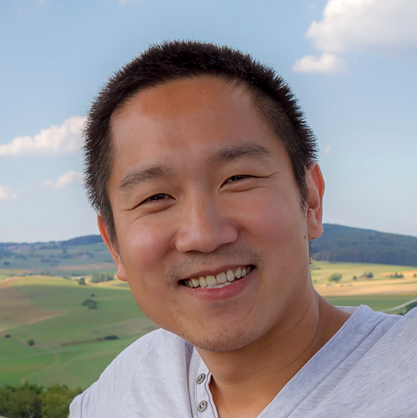 Xiaobin Chen
