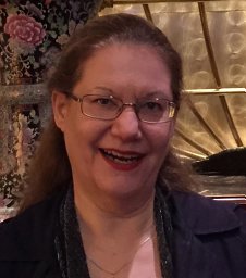 Elizabeth J Luna