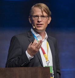 Erik Hofmann