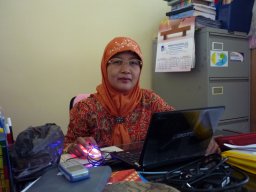 Awik Puji Dyah Nurhayati