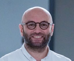 Zubeyir Bayraktaroglu