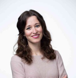 María J. Alonso-González