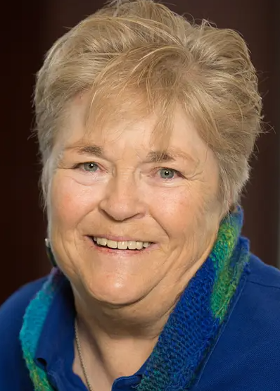 Mary R Lynn