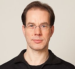 Roland Strausz