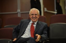 Abdelaziz M Sartawi