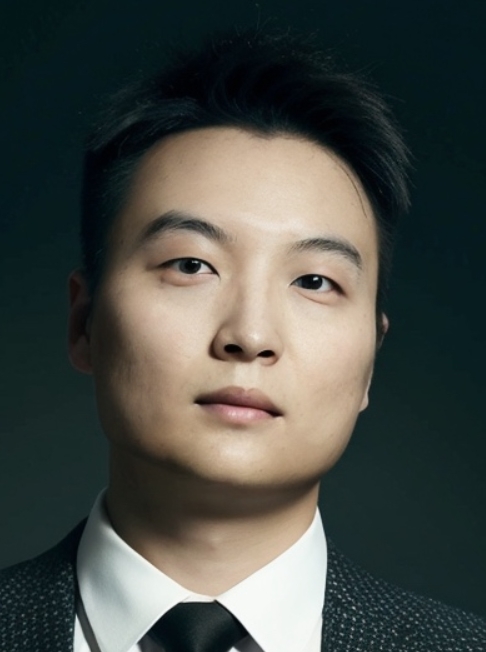 Ziqi Zhou