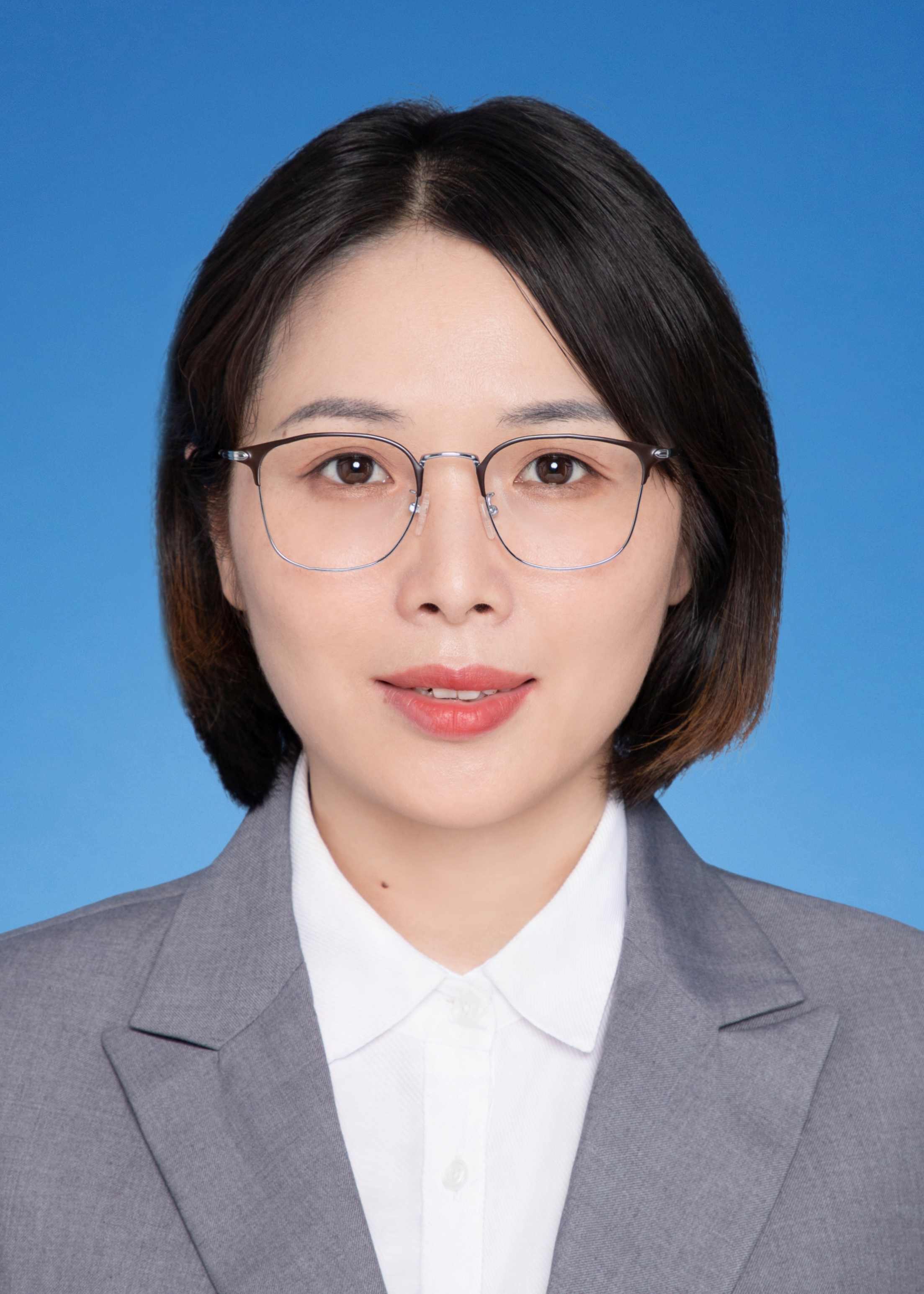 Peipei He